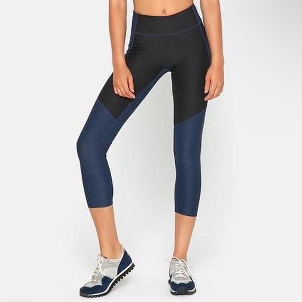Outdoor Voices size S Black and Navy Leggings